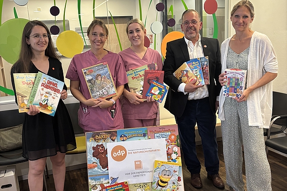 Bücherspende der ÖDP an der Kinderklinik Koblenz