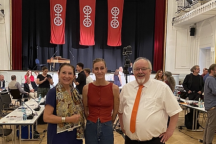 ÖDP-Stadtratsmitglied Dagmar Wolf-Rammensee, Fraktionsgeschäftsführerin Rebecca Möhle und Stadtratsmitglied Dr. Claudius Moseler